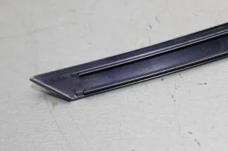 Original Audi Q3 F3 Zierleiste für Fensterführung hinten rechts 83A925301AA - Bild 4