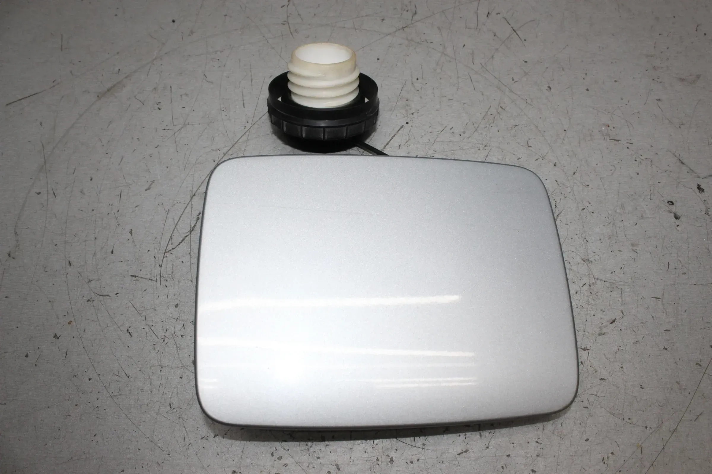 Tankdeckel Diese Tank Verschluss Deckel Silber SAF SsangYong Kyron Bj.06 - Bild 1