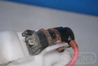 Toyota Hilux Pick-up LNB80 LN110 Waschwasserbehälter Behälter Pumpe 060351-642 - Bild 3