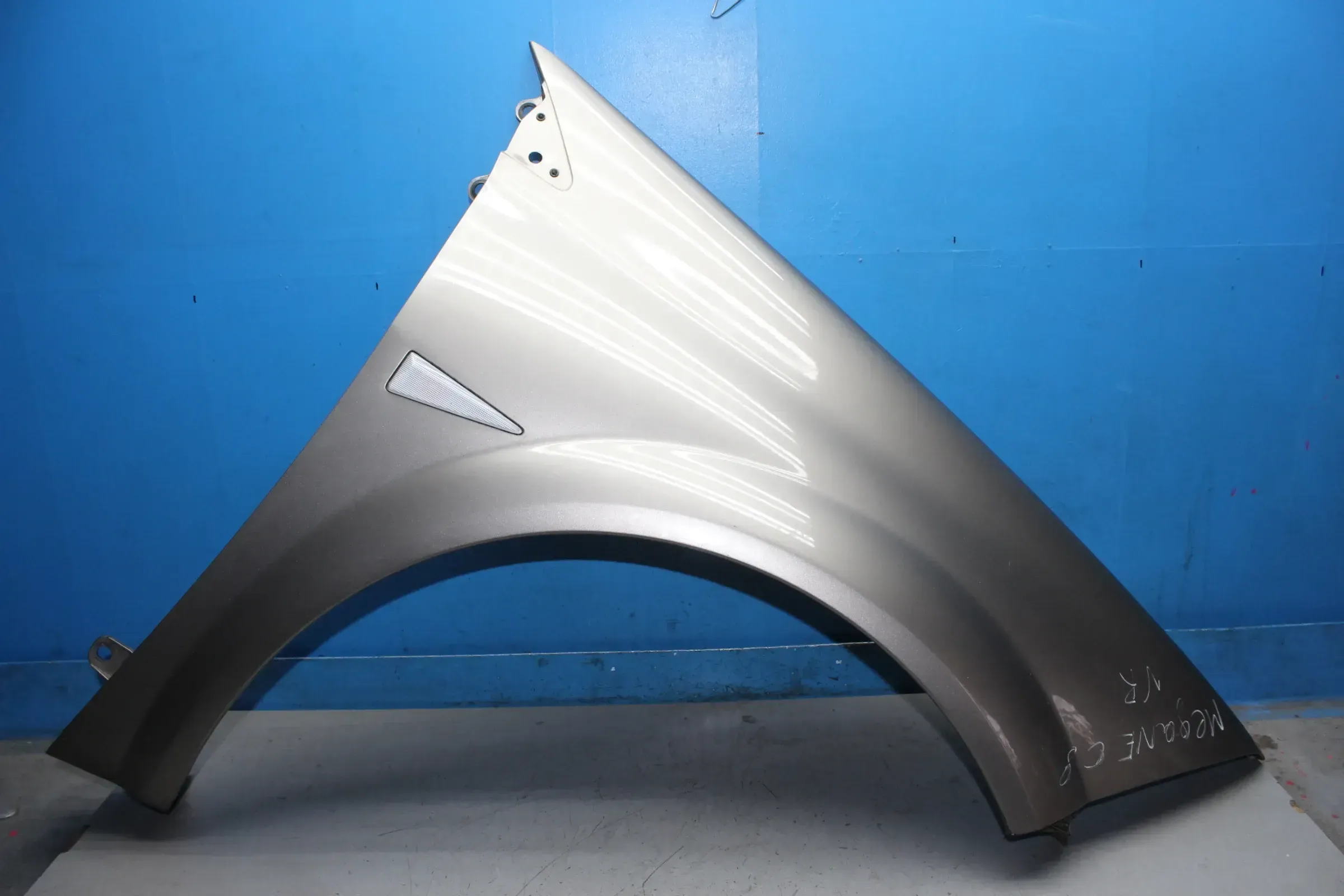 Kotflügel vorne rechts TEHNK 8200495406 Renault Megane 2 II Bj.08 - Bild 1
