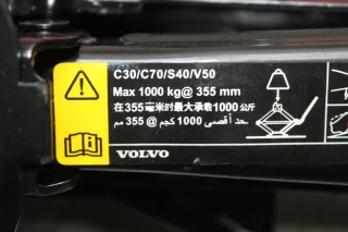 Bordwerkzeug Wagenheber Radschlüssel Abschleppöse Volvo C30 D4 Facelift Bj.11 - Bild 4