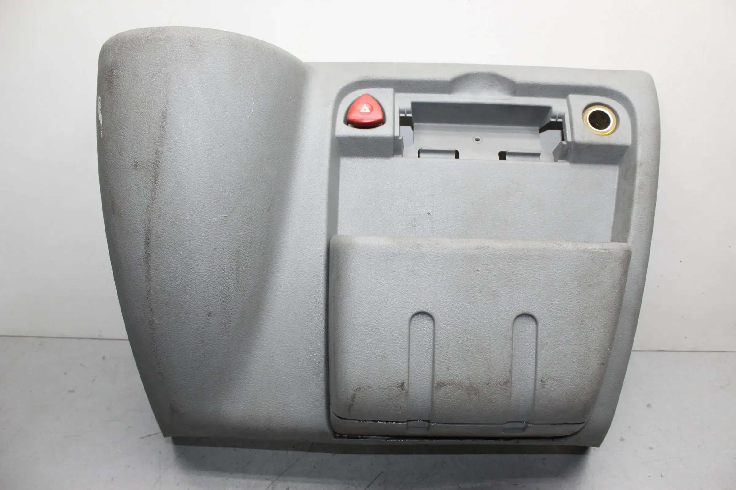 Verkleidung Schaltkulisse Abdeckung 8200188575 Renault Master II Bj.10 - Bild 1