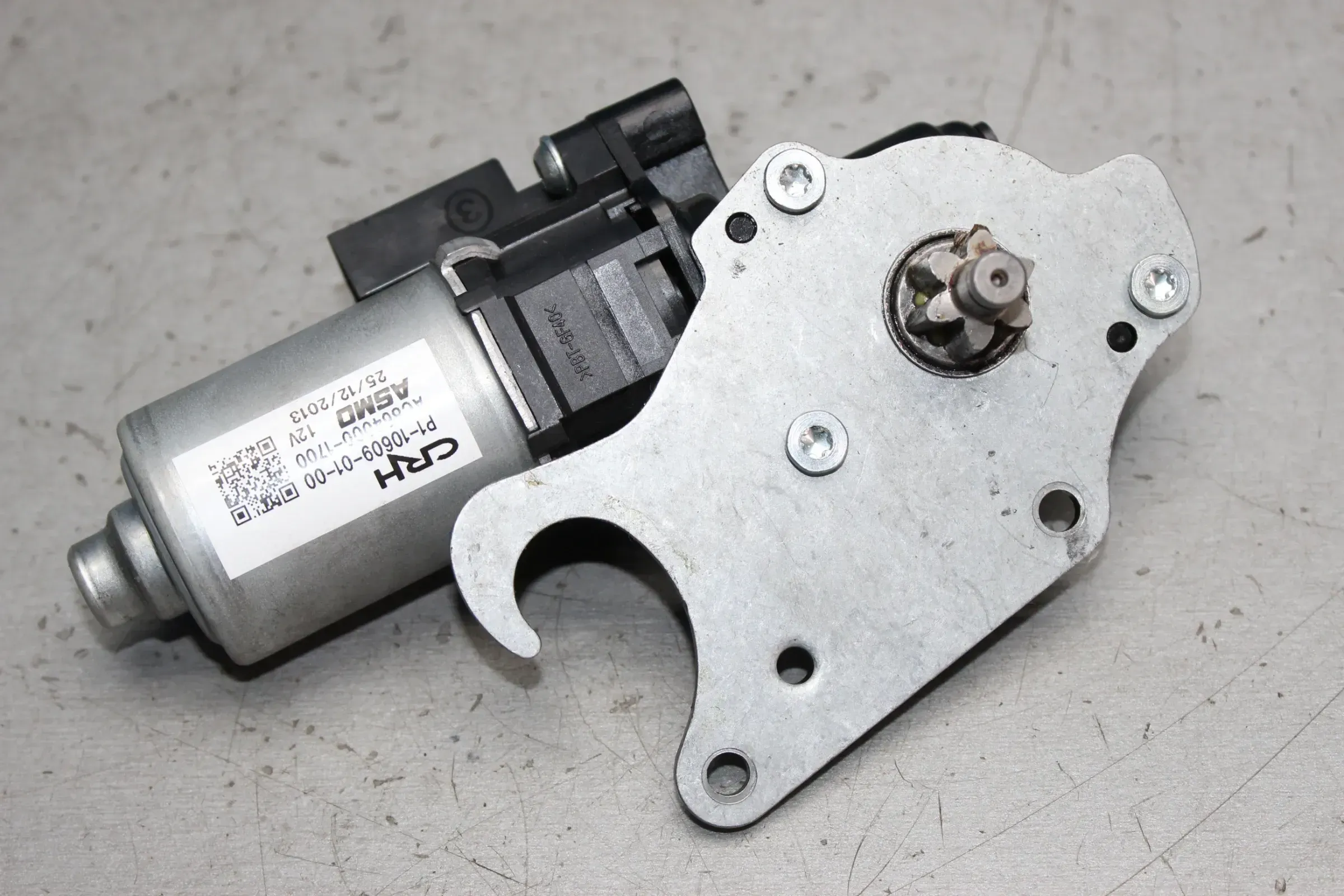 Stellmotor Sitzverstellung Sitz vorne links P1128850304 BMW 4er F32 Bj.14 - Bild 1