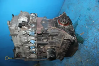 Benzin Motor code G4HG Ohne Anbauteile Hyundai i10 1.1 49 kW Bj.10 - Bild 4