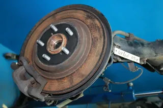 Hinterachse Achsträger Achse Achsschenkel Toyota Urban Cruiser 4WD D-4D Bj.09 - Bild 4