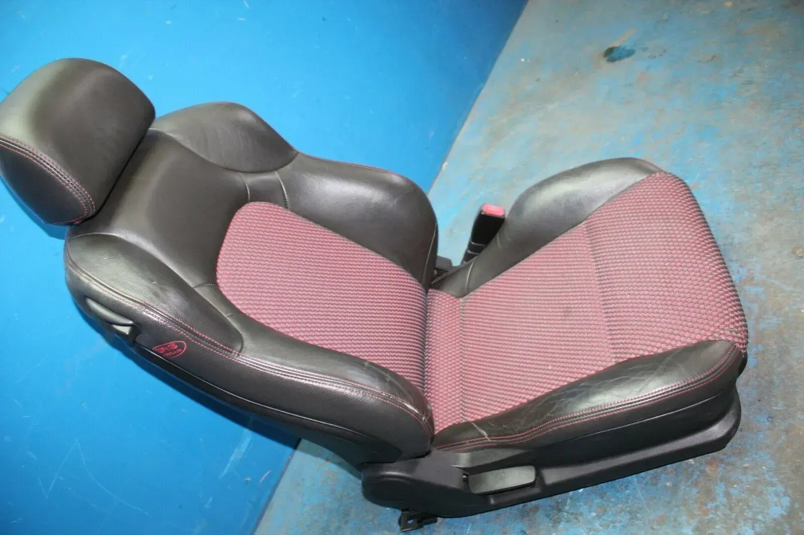 Hyundai Coupe III GK Bj.06 Teilleder Beifahrersitz Sitz vorne rechts mit Airbag - Bild 1