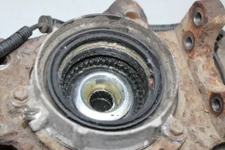 Achsschenkel Radnabe ABS vorne links SsangYong Kyron 2.0 Xdi 4x4 Bj.06 - Bild 3