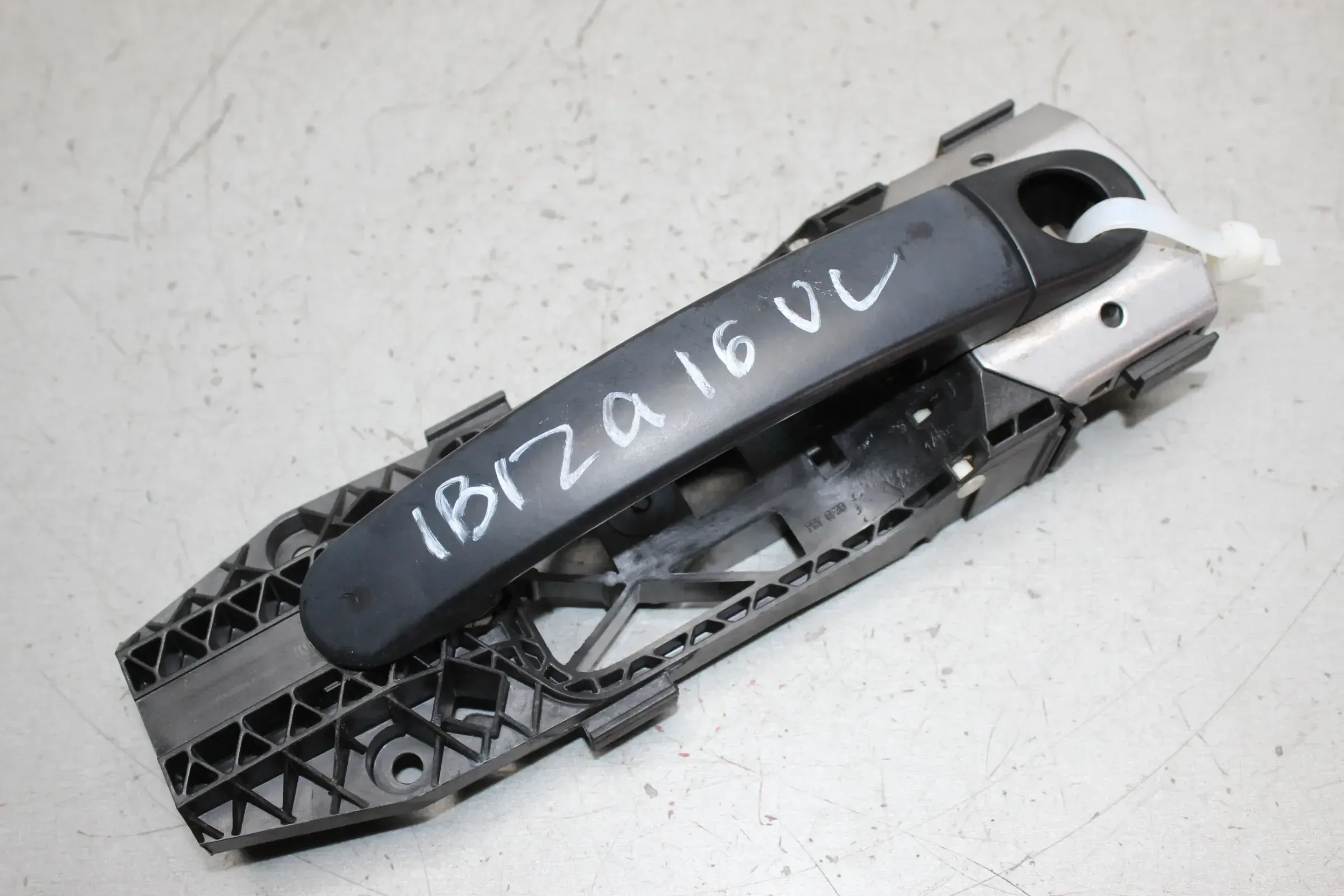 Türgriff Griff außen vorne links 5N0837885H Seat Ibiza IV ST 6P8 Bj.16 - Bild 1