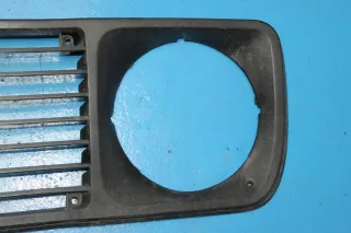 Lada Niva 2121 Bj.09 Kühlergrill Grill Gitter Emblem Logo vorne 2121-8401014 - Bild 4