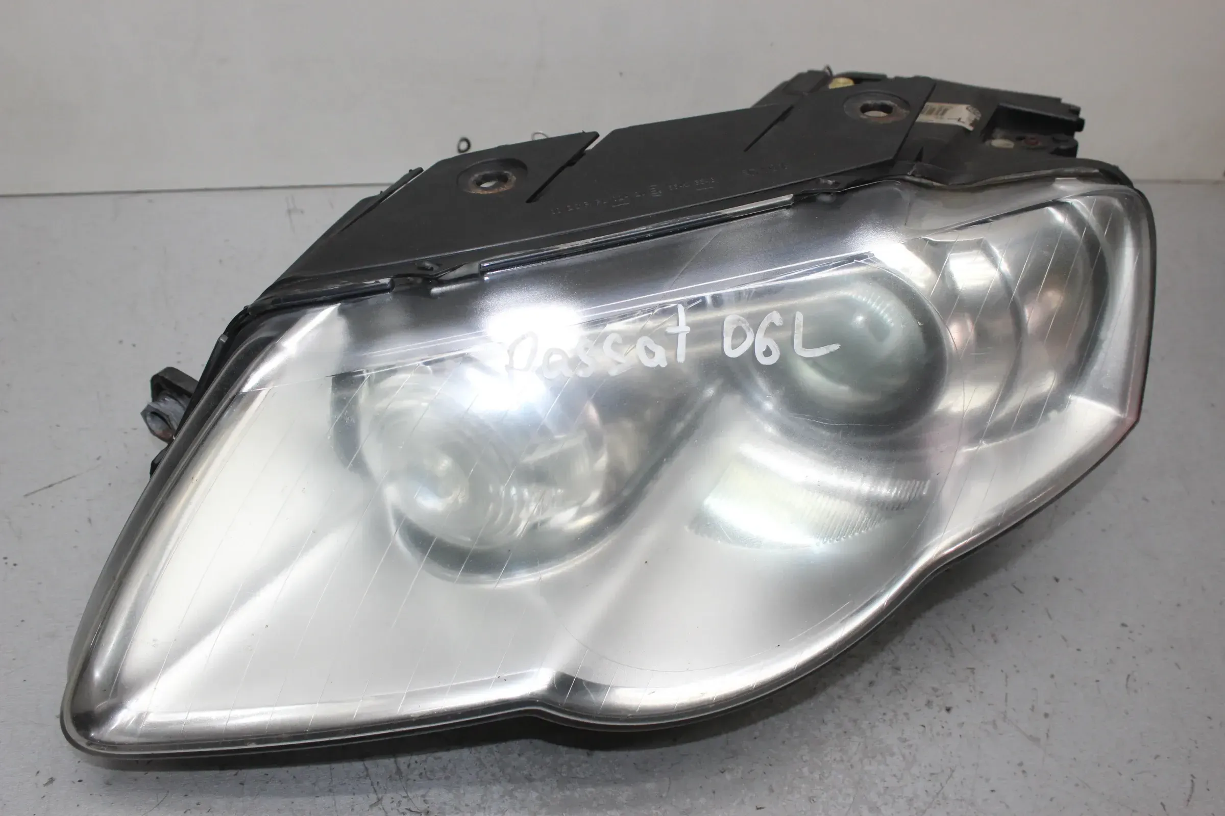 Xenon Scheinwerfer vorne links 3C0941751D, 3D0907391B VW Passat 3C B6 Bj.06 - Bild 1