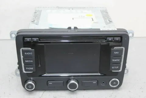 Background image for Autoradio NAVI Autoradio CD SD AUX Navigation 3C0035270 VW Passat 3C B6 Bj.06