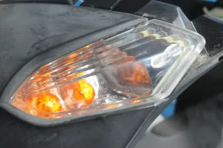 Frontverkleidung Verkleidung mit Blinker vorne links rechts Agility 125 City R16 - Bild 4