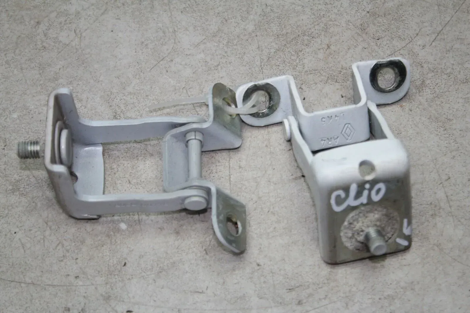 2x Scharnier Heckklappe hinten 0320001R Renault Clio 4 IV Bj.15 - Bild 1