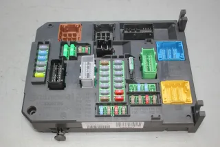 BSI Sicherungskasten Sicherungsbox 9806098680 C4 Grand Picasso II 1.6 HDi Bj.14 - Bild 1