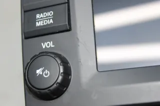 Mercedes Benz W447 Autoradio VIS Media Radio GPS Navi Navigation A4479003319 - Bild 3