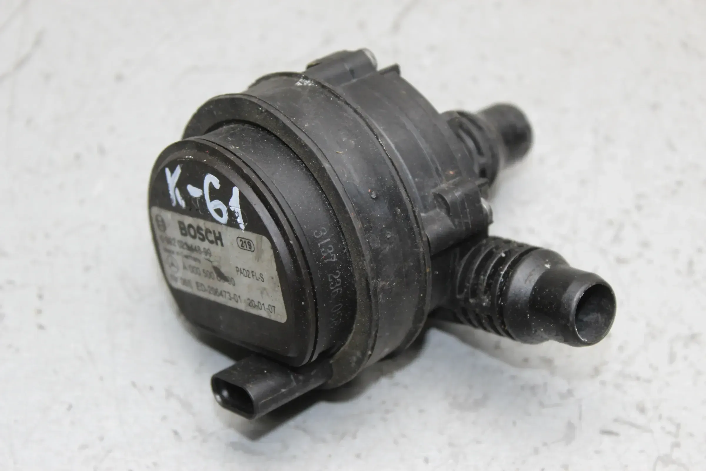 Zusatzwasserpumpe Wasserpumpe Pumpe A0005006300 0392023448 Mercedes Bosch - Bild 1