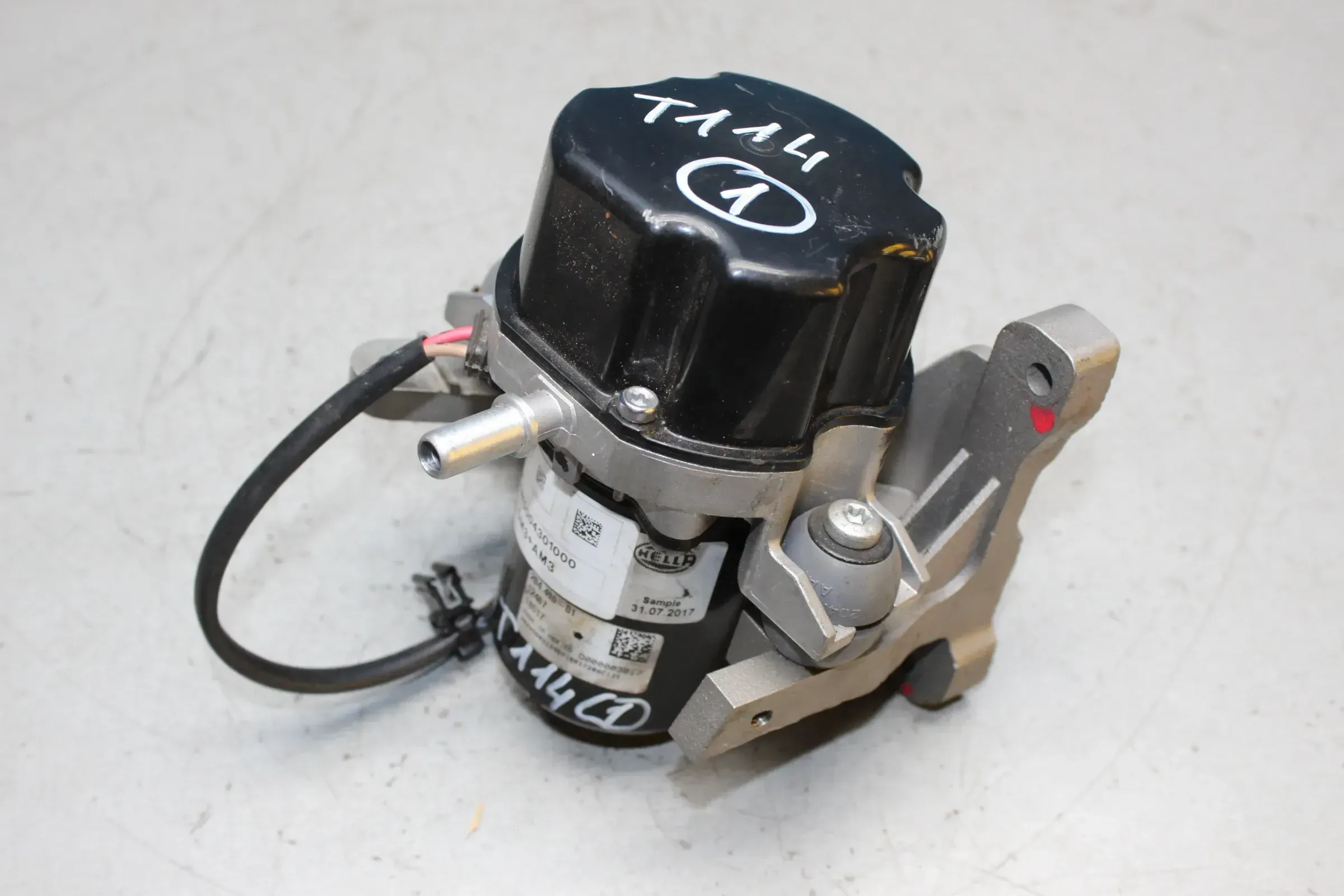 Vakuumpumpe Unterdruckpumpe A0004305932 Mercedes Benz AMG GT - Bild 1
