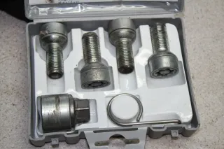 VW Passat 3C B7 Bj11 20x Radbolzen SW17 4+1 Radsicherung Felgenschloss 5Q0698137 - Bild 6
