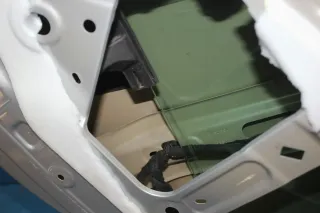 Tür mit Türscheibe hinten links farbe EZRC Citroen C4 Grand Picasso II Bj.14 - Bild 5