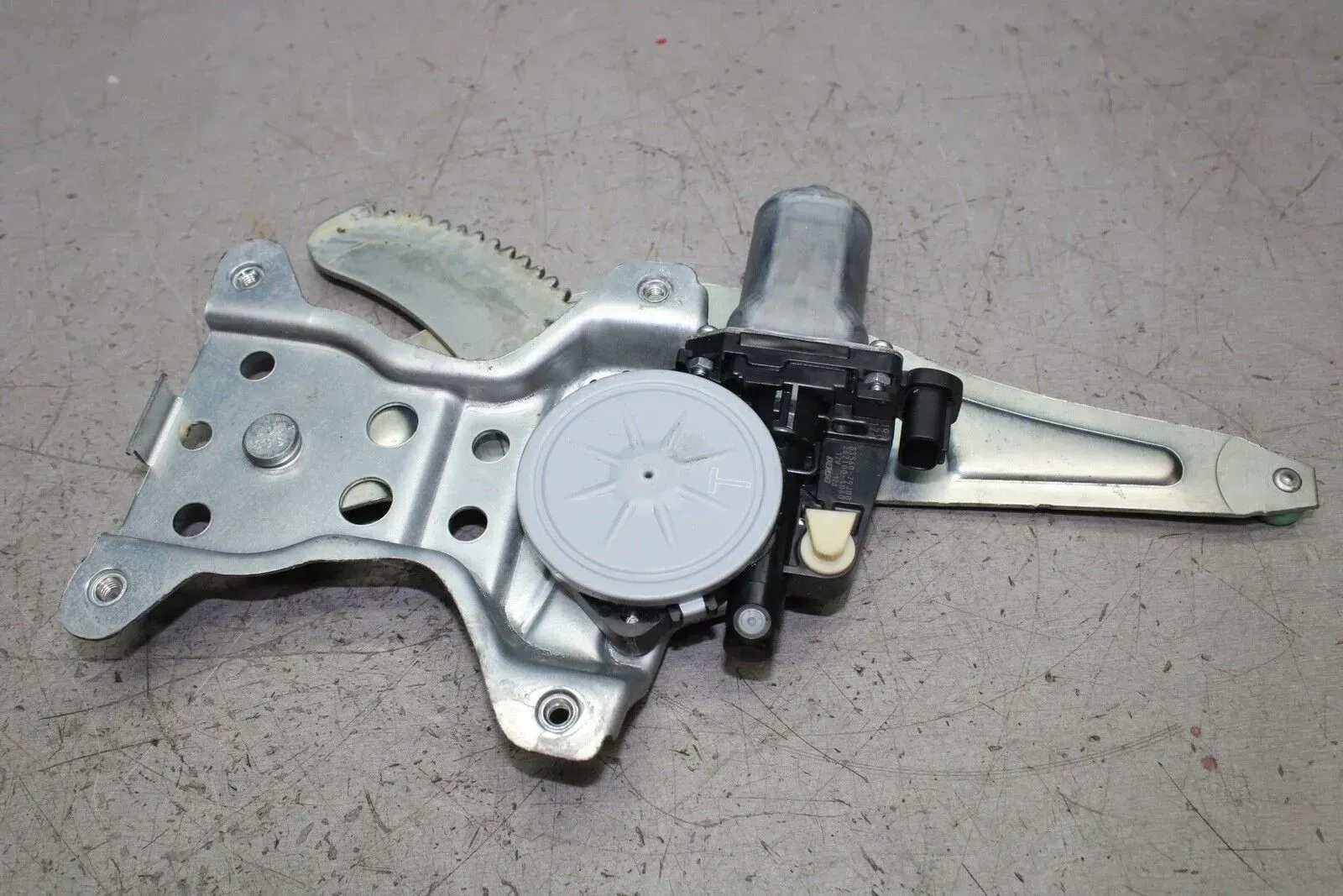Fensterheber Fensterhebermotor hinten links 83560-79J00 Suzuki SX4 GY Bj.08 - Bild 1