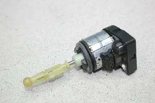 Citroen C4 Picasso I UA LWR Stellmotor Leuchtweitenregulierung 6NM008944 HELLA - Bild 1