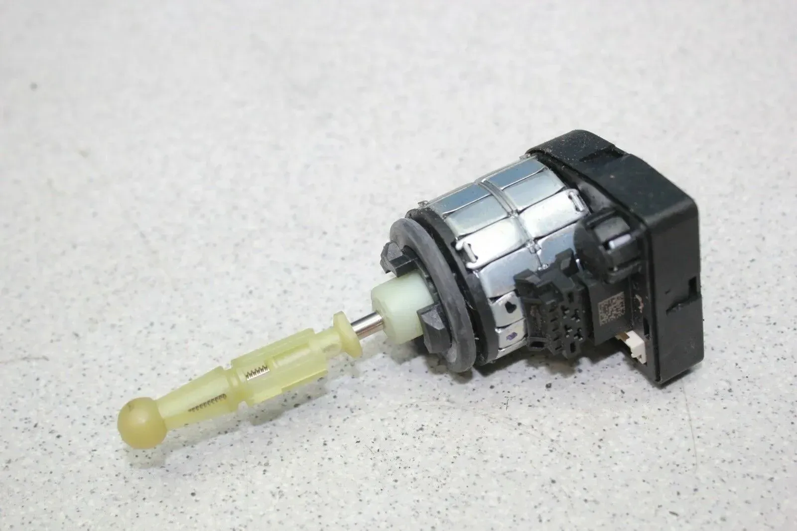 Citroen C4 Picasso I UA LWR Stellmotor Leuchtweitenregulierung 6NM008944 HELLA - Bild 1