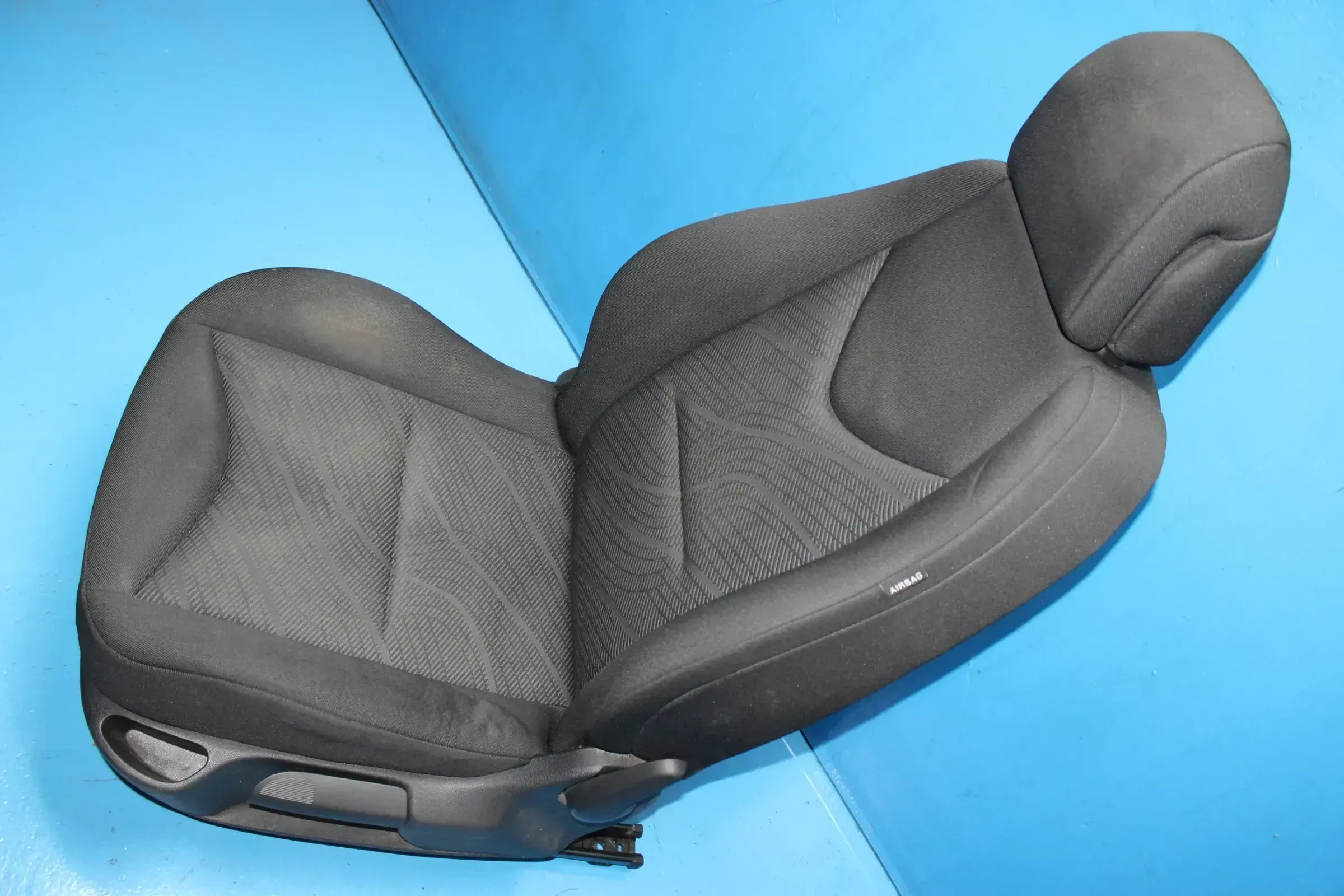 Fahrersitz Sitz vorne links Peugeot 308 I SW Bj.09 - Bild 1