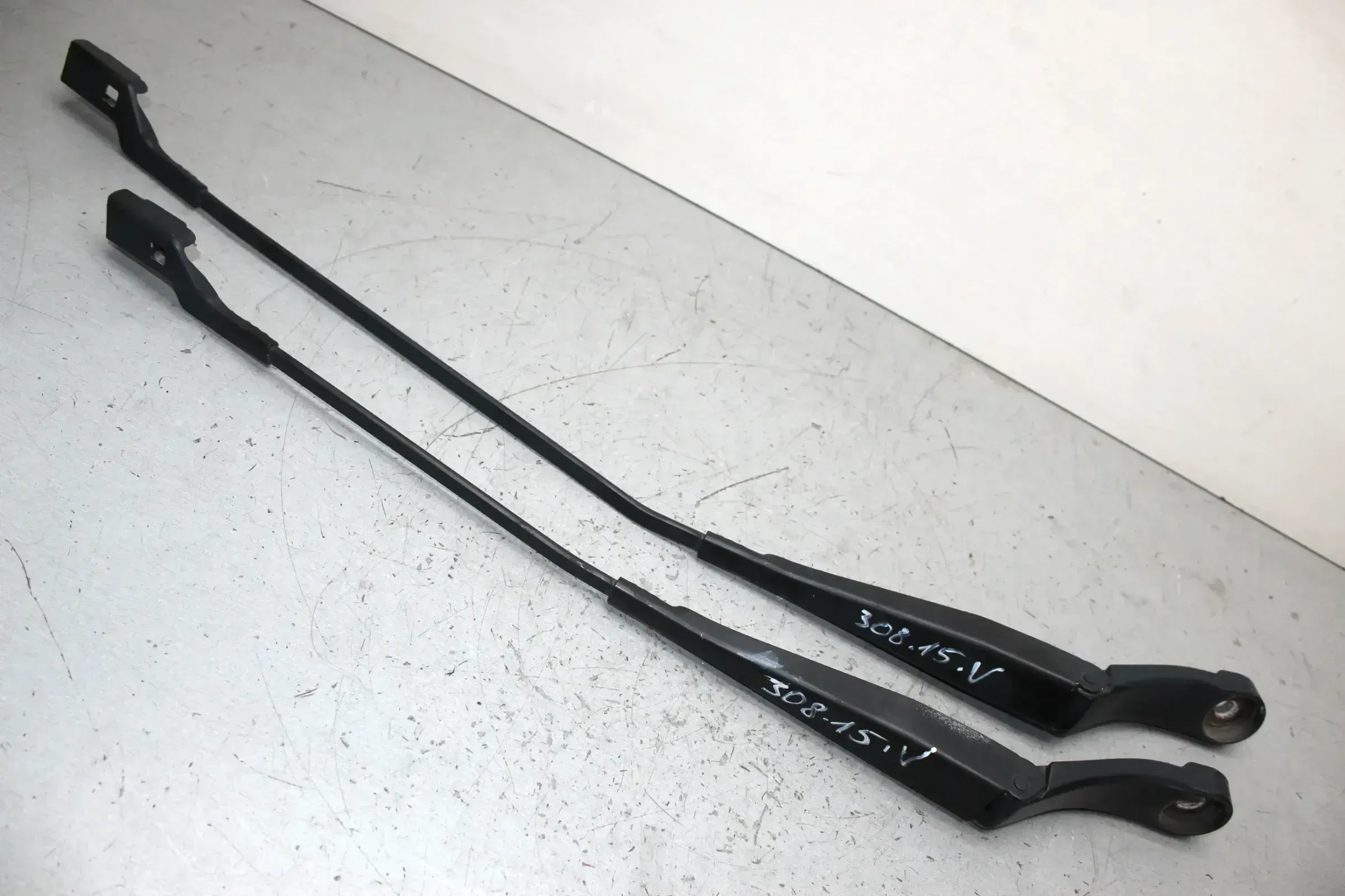 2x Wischerarm vorne links rechts 9677256180 9677256280 Peugeot 308 II SW Bj.15 - Bild 1