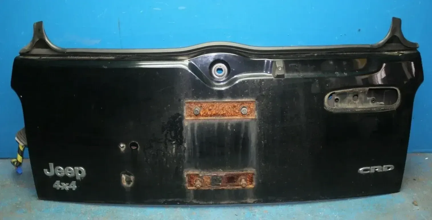 Jeep Cherokee KJ Bj.07 Heckklappe Kofferraumklappe Unten 5288089AB Schwarz - Bild 1
