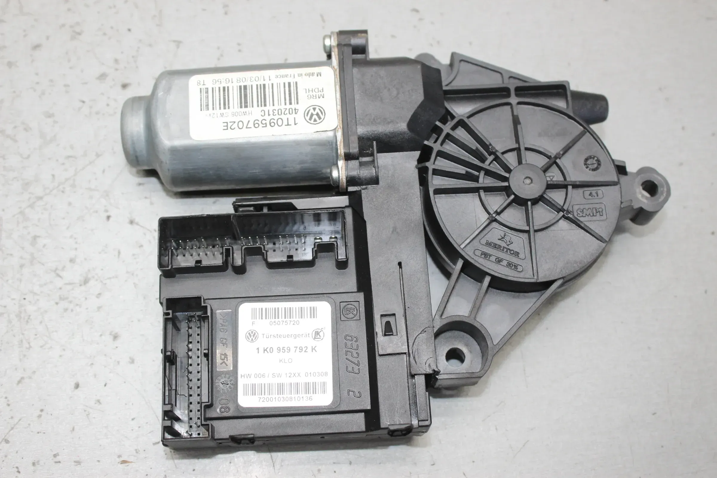 Fensterheber Motor vorne rechts 1K0959792K, 1T0959702E VW Touran 1T1 1T2 Bj.08 - Bild 1