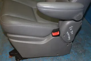 Leder Sitz 2-Reihe hinten rechts Armlehne Klappb Chrysler Voyager IV RG GY Bj.08 - Bild 3