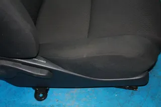 Beifahrersitz Sitz vorne rechts Toyota Corolla E12 Bj.07 - Bild 2