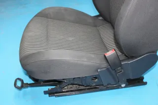 Beifahrersitz Sitz vorne rechts VW Polo V 6R Bj.11 - Bild 8