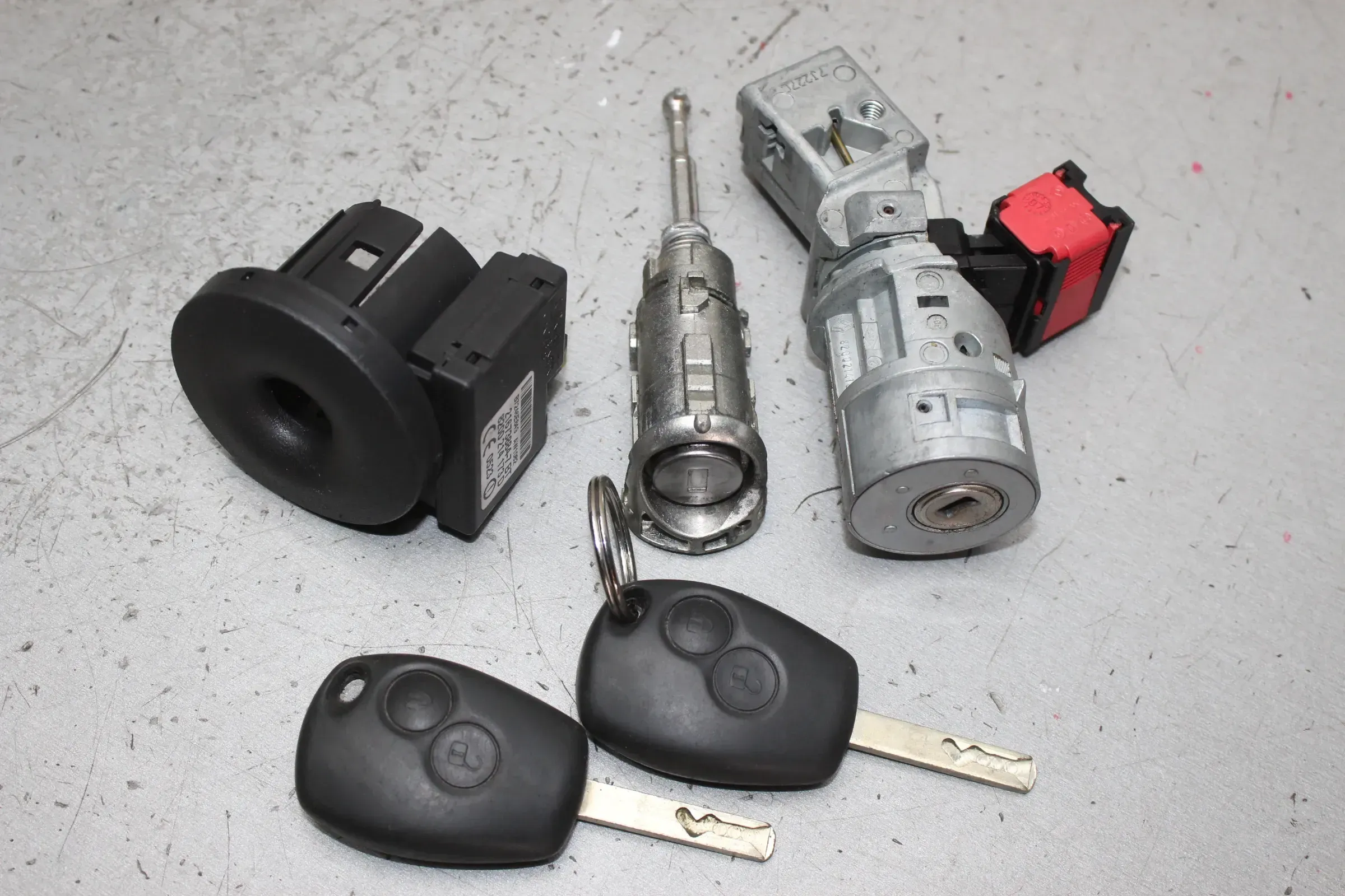 Zündschloss Lesespule 2x Schlüssel 8200214173D 8200214168 Renault Clio III Bj.05 - Bild 1