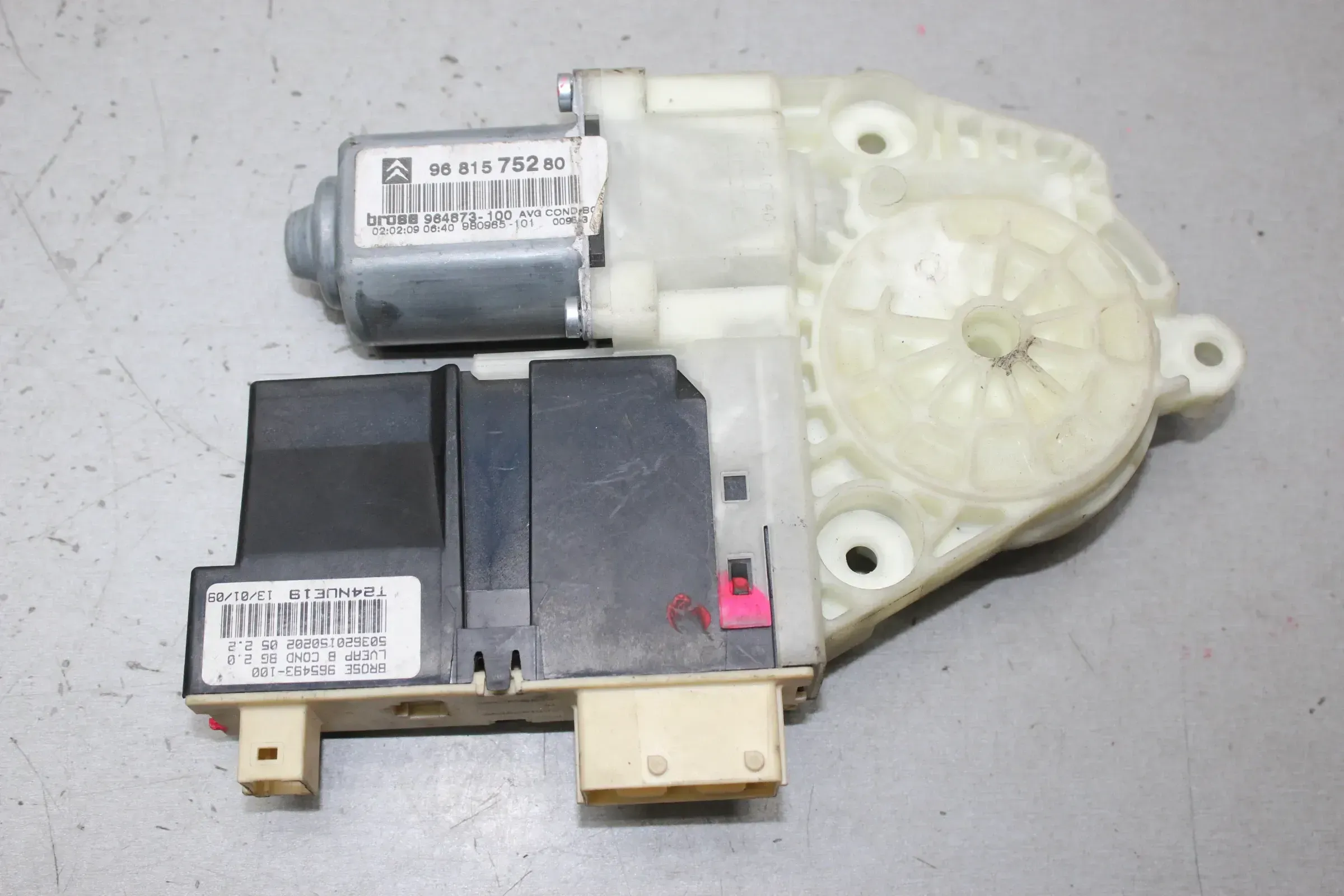 Fensterhebermotor Fensterheber vorne links 9681575280 Citroen C4 I LC Bj.09 - Bild 1