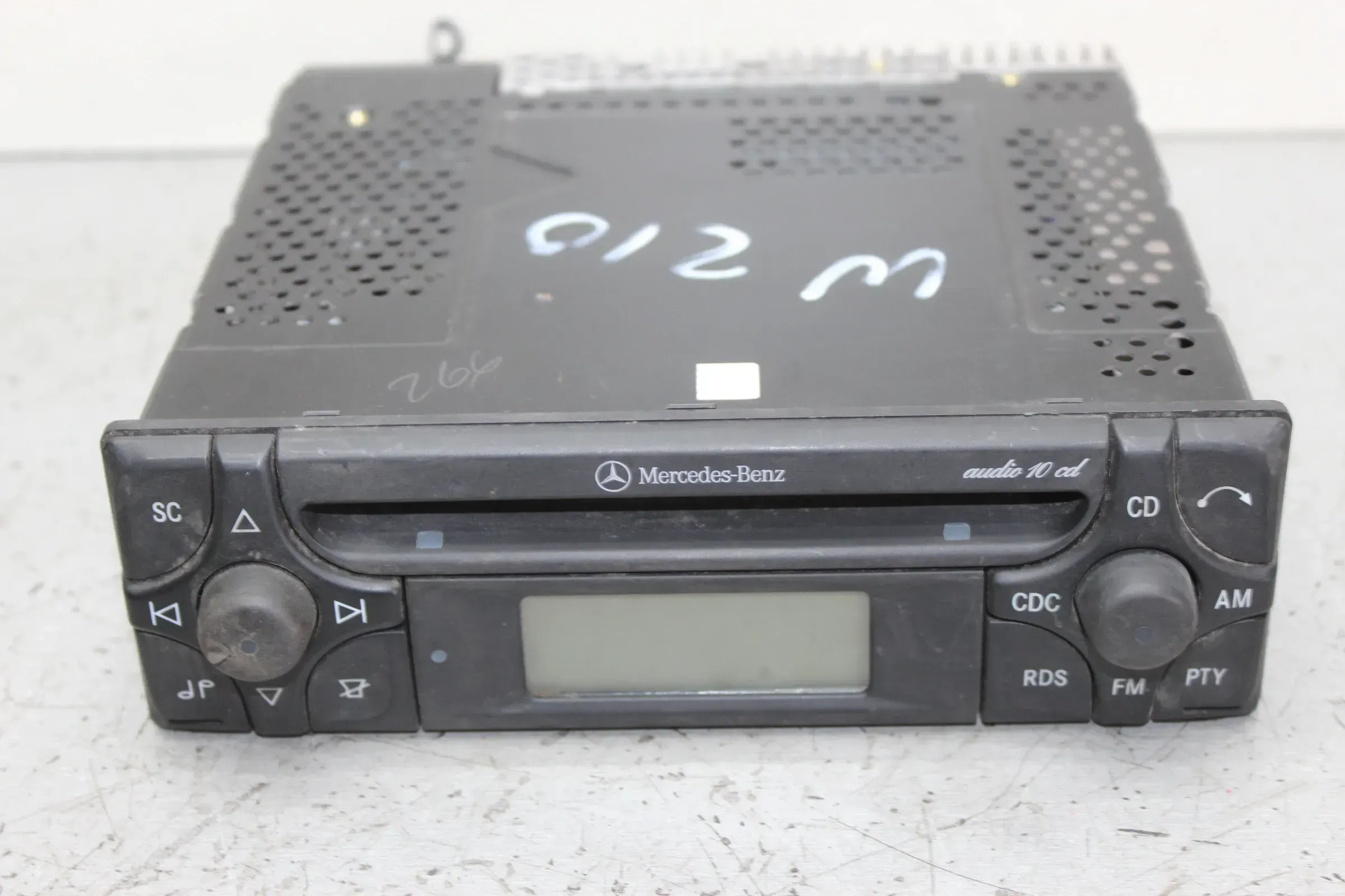 Autoradio 10 CD Radio CD RDS FM A1708200386 Mercedes W210 - Bild 1