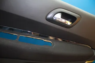 Türverkleidung Türpappe vorne links 96830383ZE Peugeot 3008 Bj.10 - Bild 2
