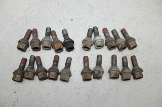 Peugeot Boxer Kasten Bj.08 20 stk. Radbolzen Radschraub​en SW 21 mm - Bild 1