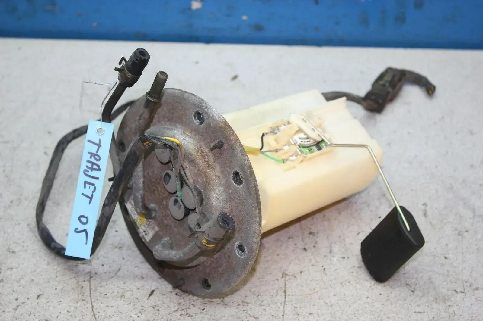 Hyundai Trajet 2.7L V6 Kraftstoffpumpe Tankgeber 31110-3A000 Denso PS 08300-0460 - Bild 1