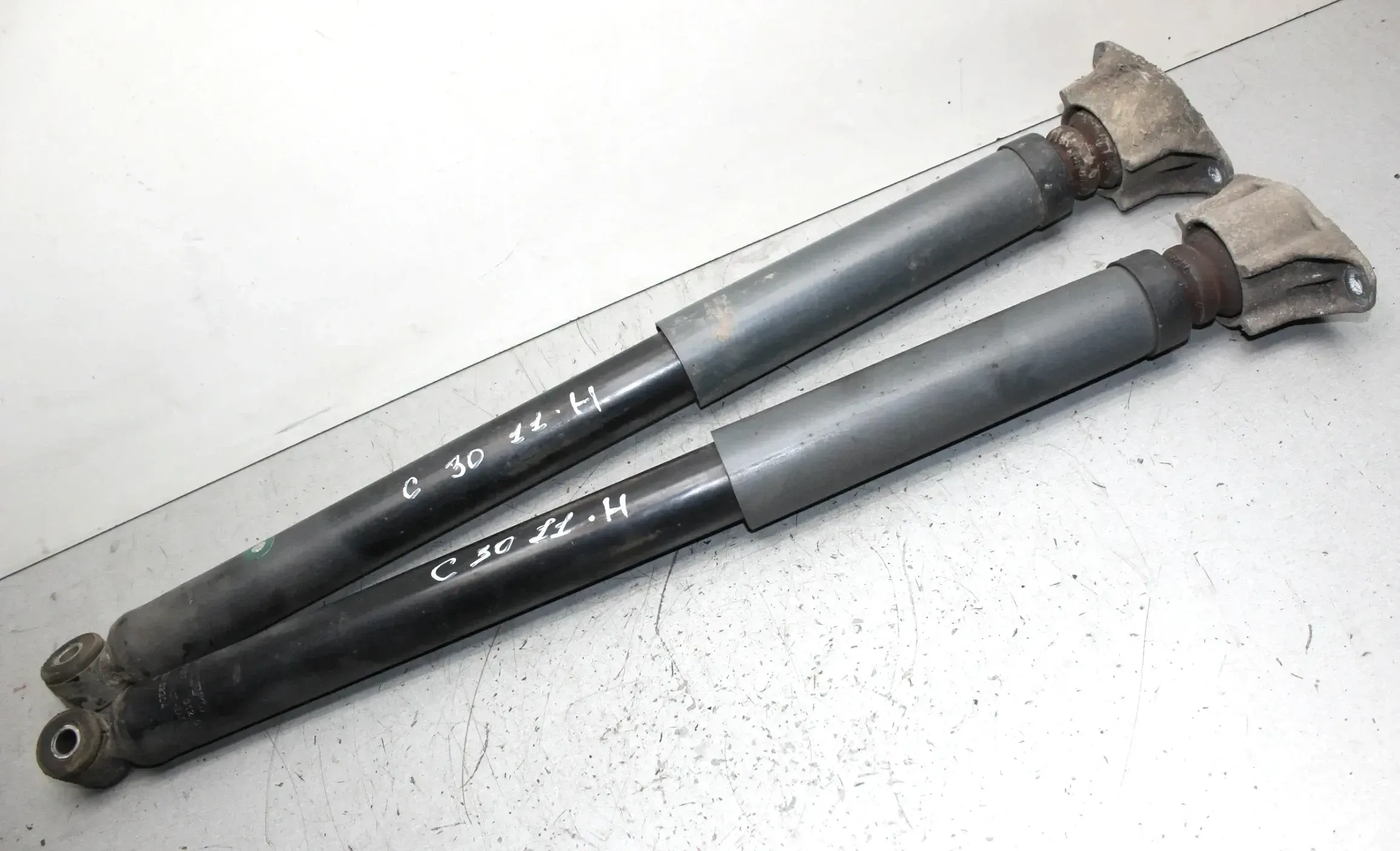 2x Stoßdämpfer hinten links und rechts 31201049 Volvo C30 2.0 D4 Facelift Bj.11 - Bild 1