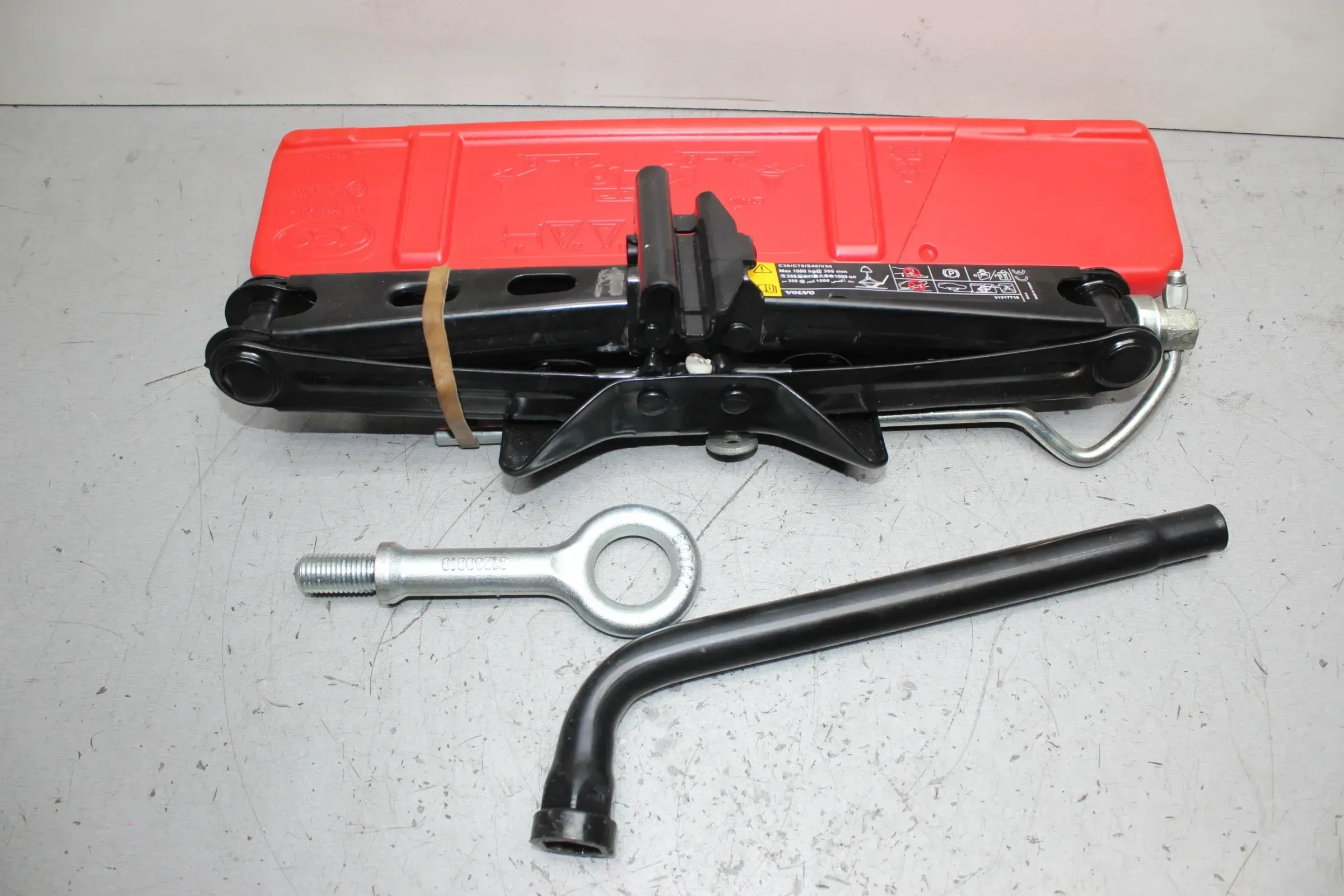 Bordwerkzeug Wagenheber Radschlüssel Abschleppöse Volvo C30 D4 Facelift Bj.11 - Bild 1