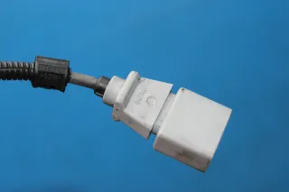 Kurbelwellensensor Sensor Kurbelwelle 9805940 VW Golf V 1K5 1.9 TDI Bj.09 - Bild 3