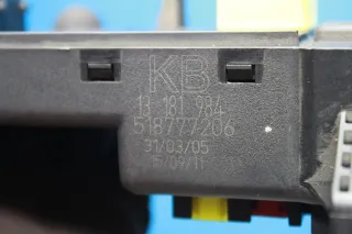 Sicherungskasten Steuergerät 13199490 KH 13181984 KB Opel Signum 2.2 Direct Bj05 - Bild 5