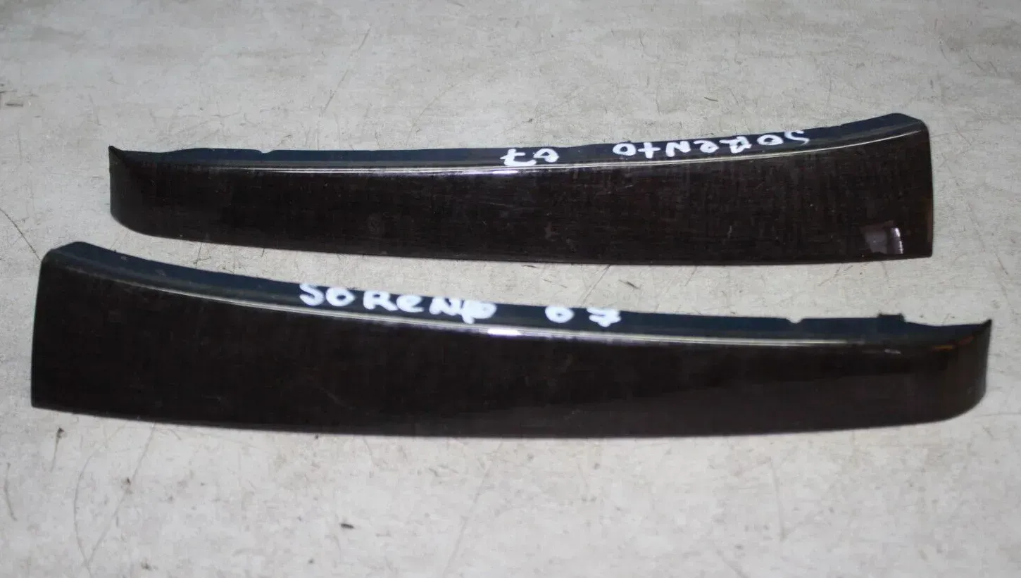 Zierleiste Leiste Mittelkonsole links rechts 84770-3E500 KIA Sorento I JC Bj.07 - Bild 1