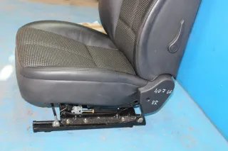 Peugeot 407 Bj.06 Sitz vorne rechts Teilleder m. Airbag el. einstellbar - Bild 5