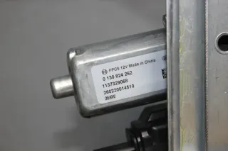 Fensterheber Motor mit Gestänge vorne rechts 9829511780 Citroen C3 III SX Bj.20 - Bild 6