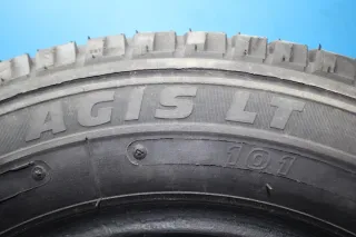 2x runderneuerten Reifen Somerreifen 215/65 R16 C 109/107R dot 0221 ca 10 mm - Bild 4