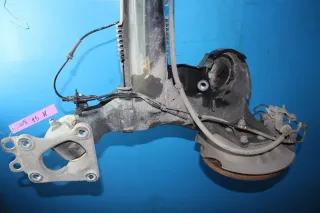 Hinterachse Achsträger Achse Bremssattel hinten Peugeot 5008 I 0E_ Bj.13 - Bild 6