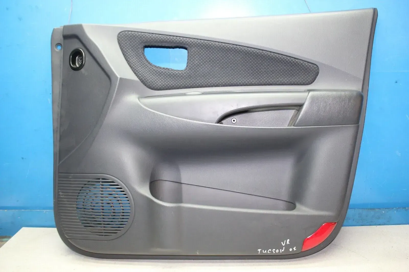 Hyundai Tucson JM Bj.07 Türverkleidung Türpappe vorne rechts 82302-2E4708T - Bild 1