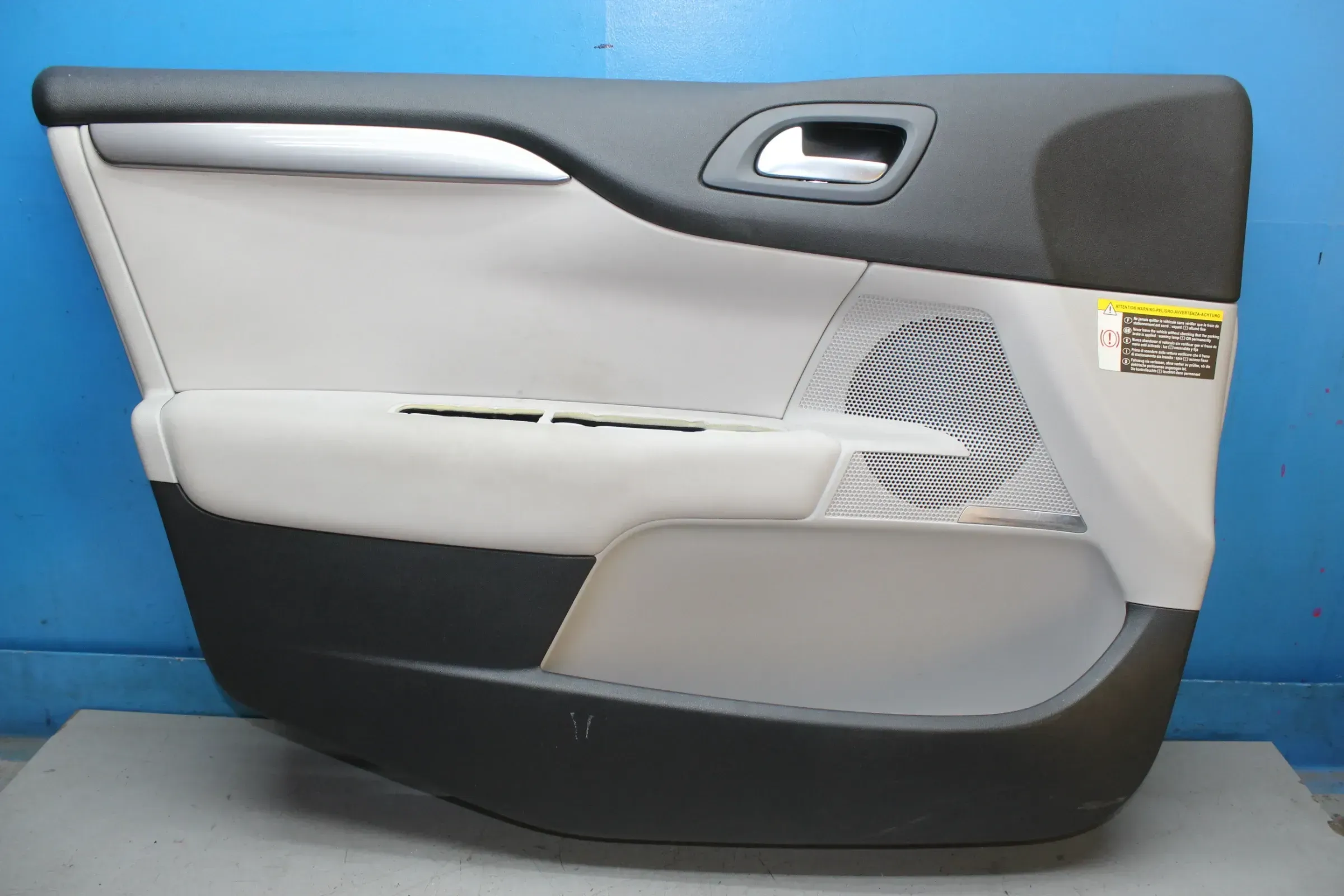 Türverkleidung Türpappe vorne links 96728218BJ Citroen C4 II NC Bj.13 - Bild 1